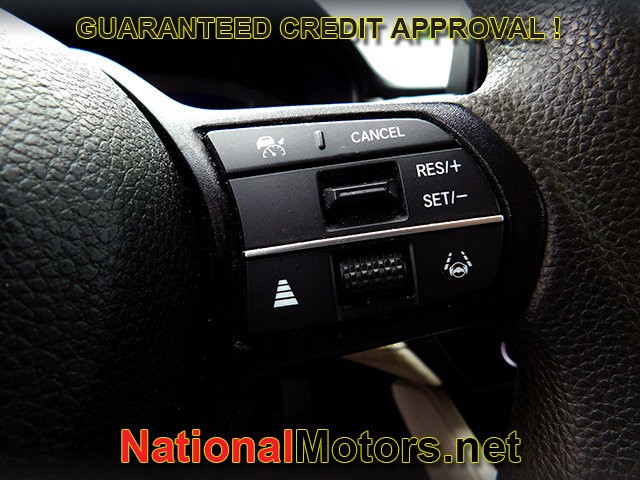 Honda Accord Sedan Vehicle Full-screen Gallery Image 15
