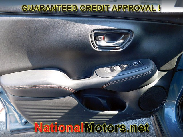 Honda HR-V Vehicle Full-screen Gallery Image 09