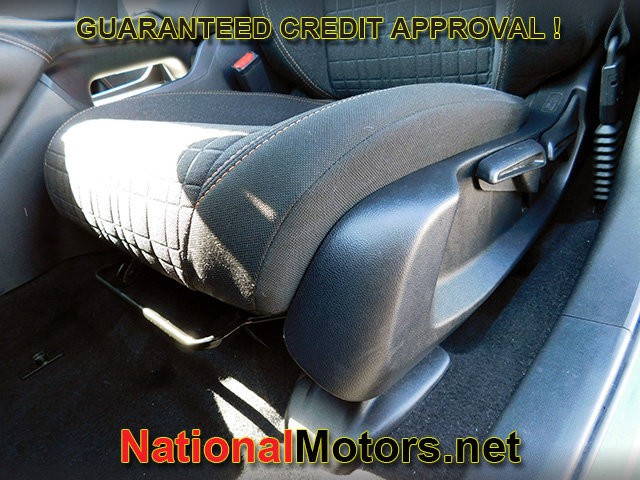 Honda HR-V Vehicle Full-screen Gallery Image 11
