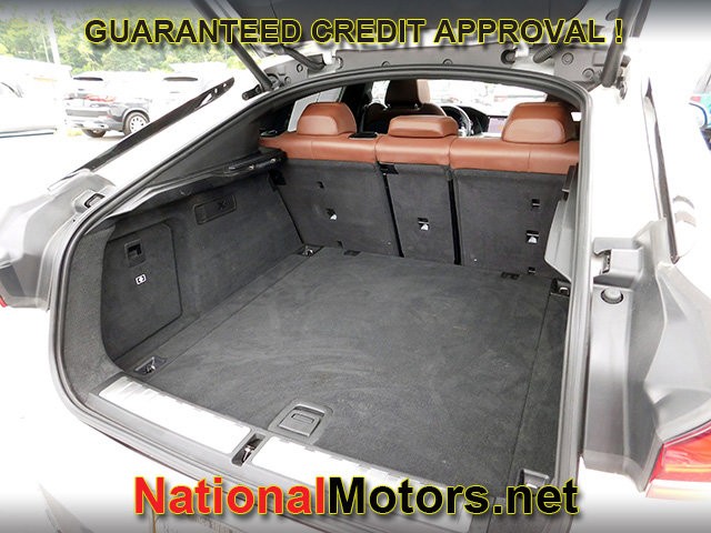 BMW X6 Vehicle Full-screen Gallery Image 08