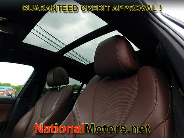 BMW X6 Vehicle Full-screen Gallery Image 17