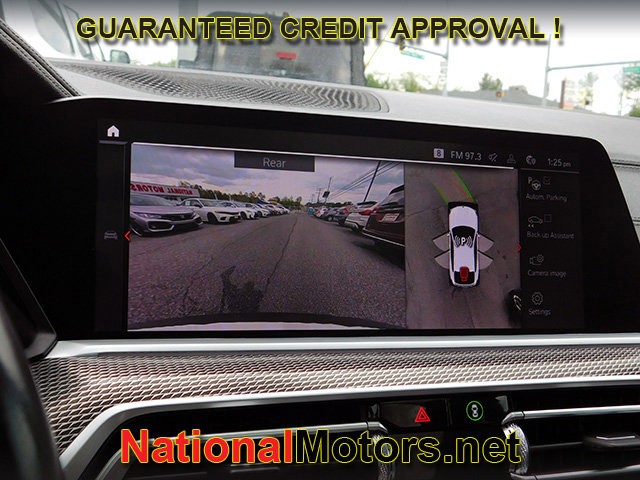 BMW X6 Vehicle Full-screen Gallery Image 18