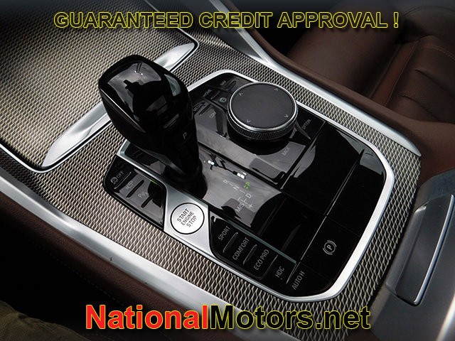 BMW X6 Vehicle Full-screen Gallery Image 21