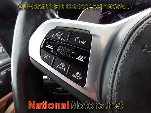 BMW X6 Vehicle Full-screen Gallery Image 24