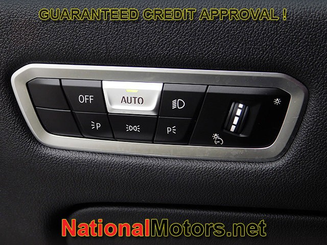 BMW X6 Vehicle Full-screen Gallery Image 27