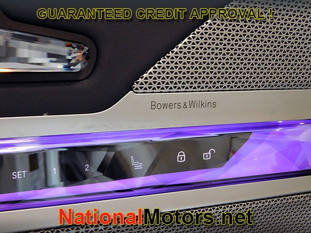 BMW 7 Series Vehicle Full-screen Gallery Image 14