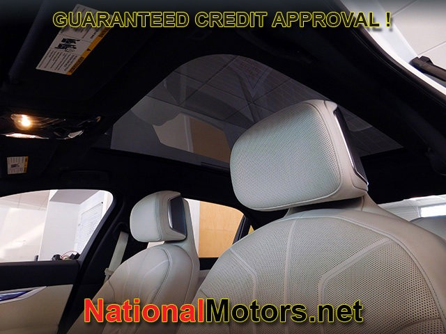 BMW 7 Series Vehicle Full-screen Gallery Image 16