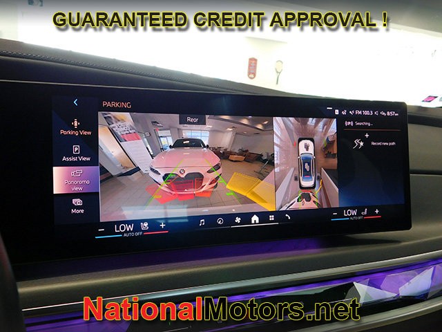 BMW 7 Series Vehicle Full-screen Gallery Image 18