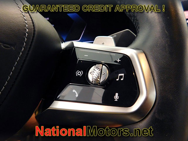BMW 7 Series Vehicle Full-screen Gallery Image 21