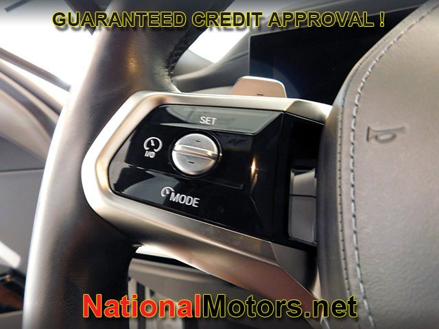 BMW 7 Series Vehicle Full-screen Gallery Image 22