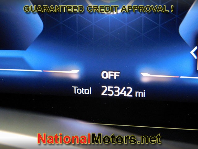 BMW 7 Series Vehicle Full-screen Gallery Image 23