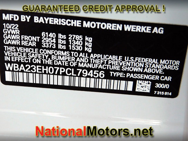 BMW 7 Series Vehicle Full-screen Gallery Image 26