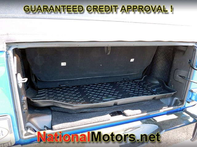 Jeep Wrangler Vehicle Full-screen Gallery Image 07