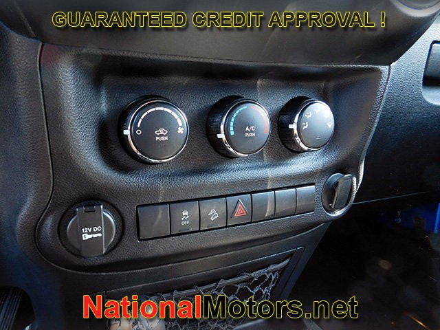 Jeep Wrangler Vehicle Full-screen Gallery Image 14