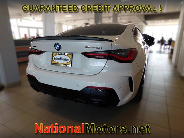 BMW 4 Series Vehicle Full-screen Gallery Image 03
