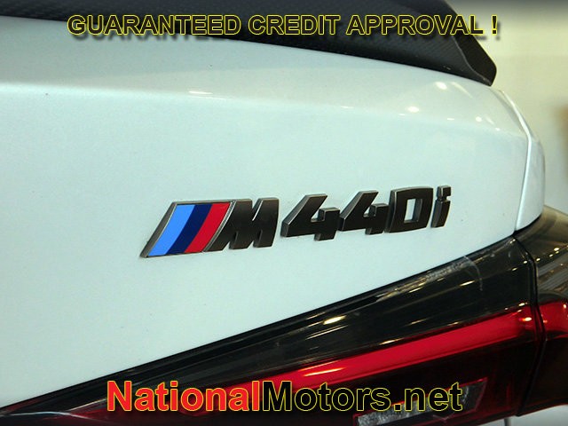 BMW 4 Series Vehicle Full-screen Gallery Image 05