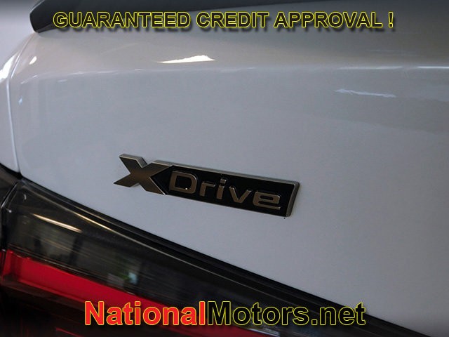 BMW 4 Series Vehicle Full-screen Gallery Image 06