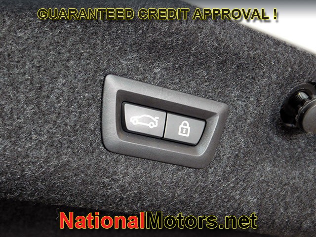 BMW 4 Series Vehicle Full-screen Gallery Image 07