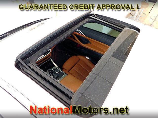BMW 4 Series Vehicle Full-screen Gallery Image 08