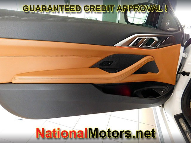 BMW 4 Series Vehicle Full-screen Gallery Image 09