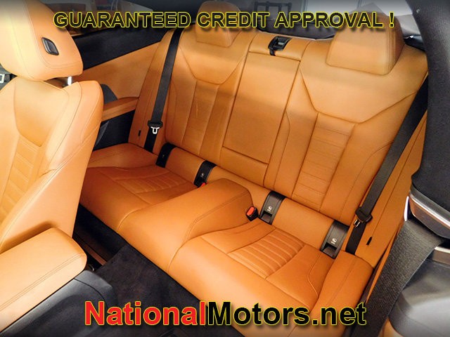BMW 4 Series Vehicle Full-screen Gallery Image 12