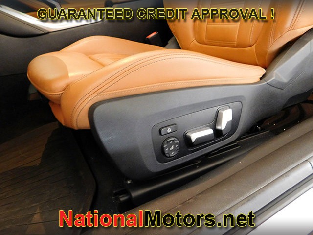 BMW 4 Series Vehicle Full-screen Gallery Image 13