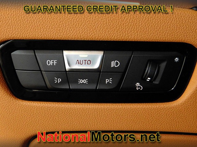 BMW 4 Series Vehicle Full-screen Gallery Image 21