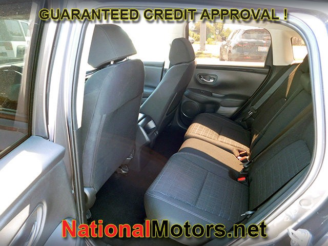 Honda HR-V Vehicle Full-screen Gallery Image 09