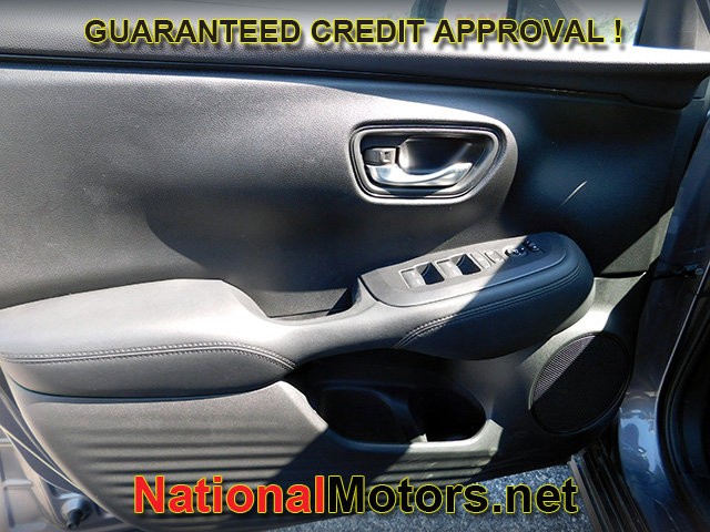 Honda HR-V Vehicle Full-screen Gallery Image 11