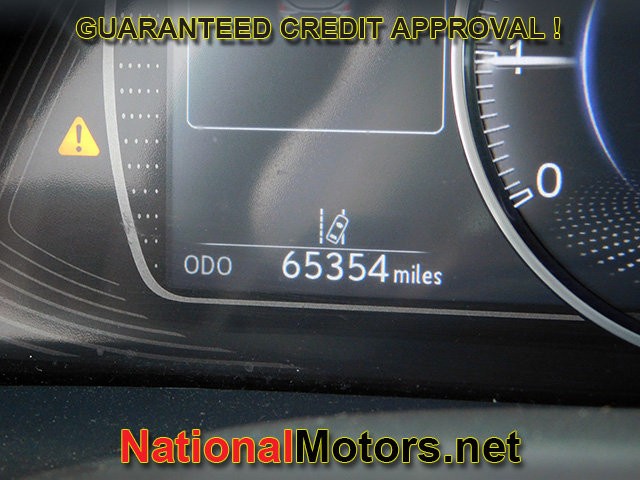 Lexus ES Vehicle Full-screen Gallery Image 24