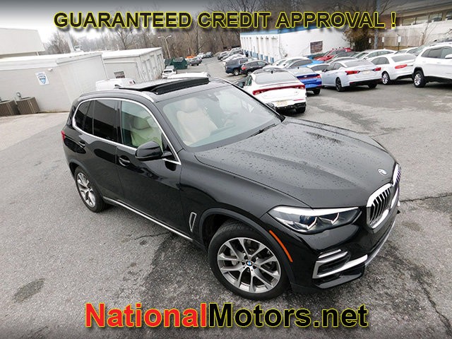 BMW X5 Vehicle Full-screen Gallery Image 02