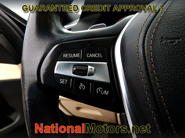 BMW X5 Vehicle Full-screen Gallery Image 21