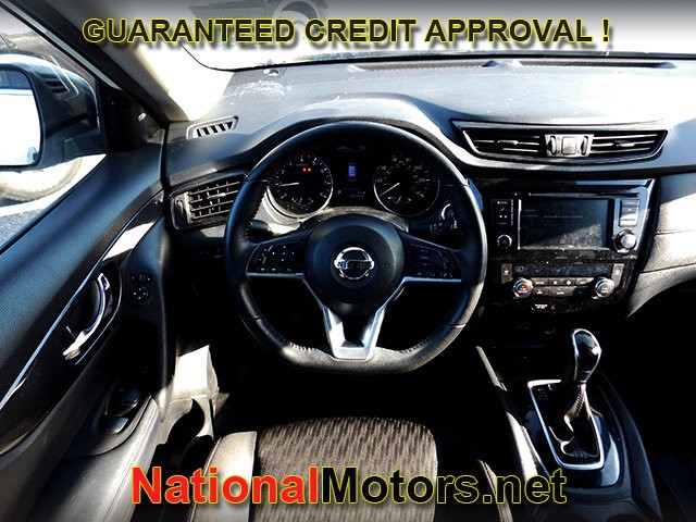 Nissan Rogue Vehicle Full-screen Gallery Image 13