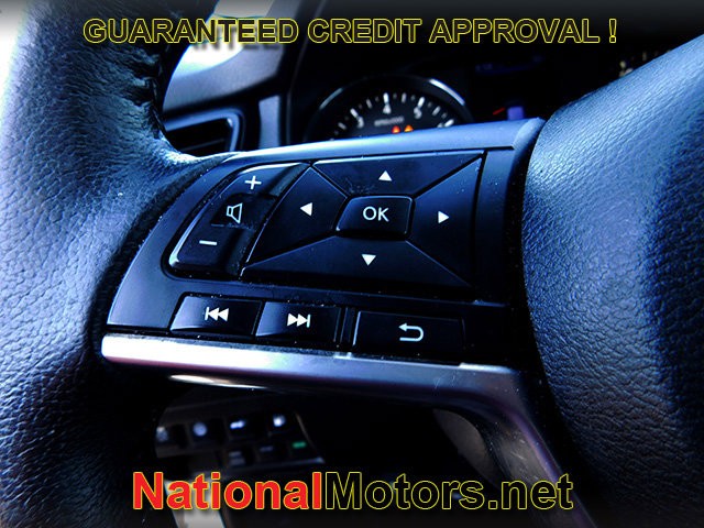 Nissan Rogue Vehicle Full-screen Gallery Image 21