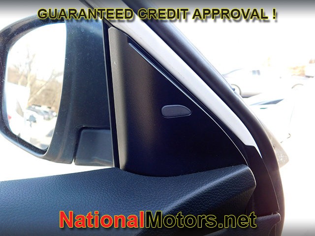 Nissan Rogue Vehicle Full-screen Gallery Image 23