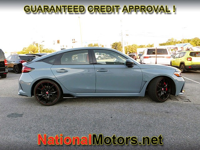 Honda Civic Type R Vehicle Full-screen Gallery Image 03