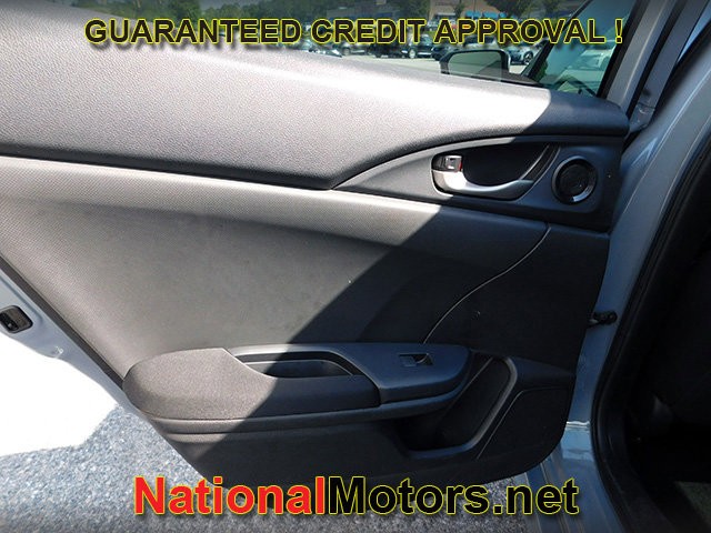 Honda Civic Hatchback Vehicle Full-screen Gallery Image 07
