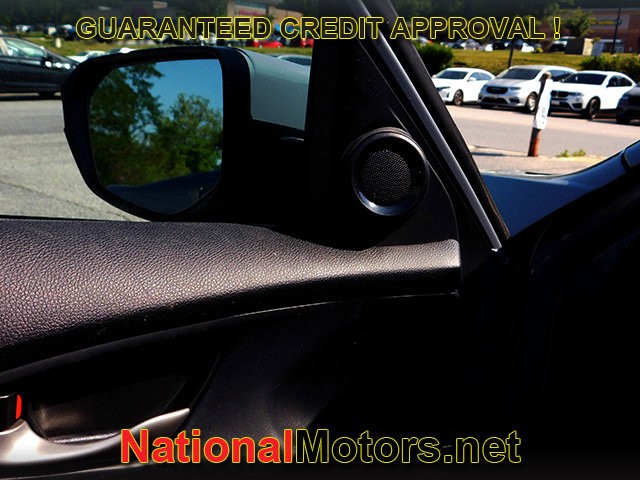 Honda Civic Hatchback Vehicle Full-screen Gallery Image 10