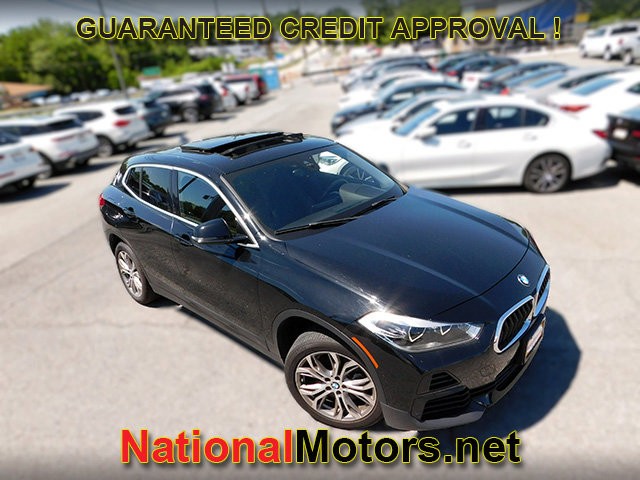 BMW X2 Vehicle Full-screen Gallery Image 02