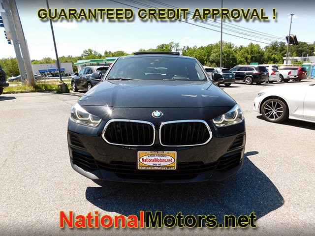BMW X2 Vehicle Full-screen Gallery Image 03