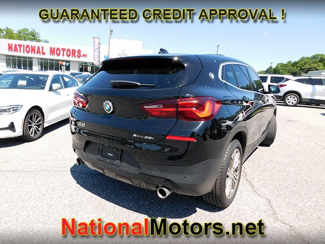 BMW X2 Vehicle Full-screen Gallery Image 05