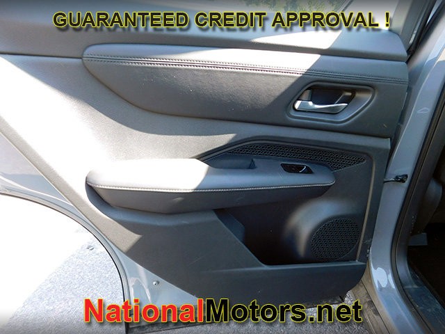 Nissan ARIYA Vehicle Full-screen Gallery Image 08