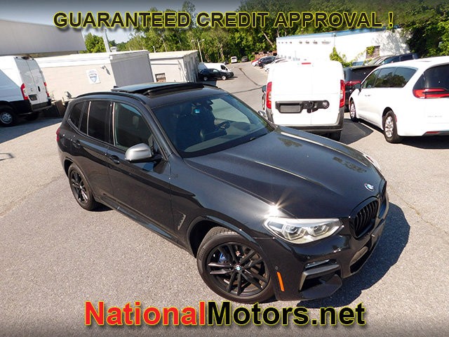 BMW X3 Vehicle Full-screen Gallery Image 02