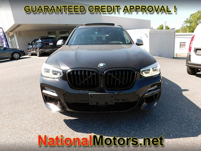 BMW X3 Vehicle Full-screen Gallery Image 03