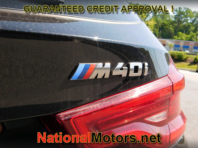 BMW X3 Vehicle Full-screen Gallery Image 06