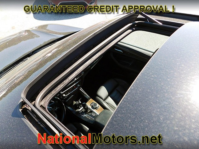 BMW X3 Vehicle Full-screen Gallery Image 08