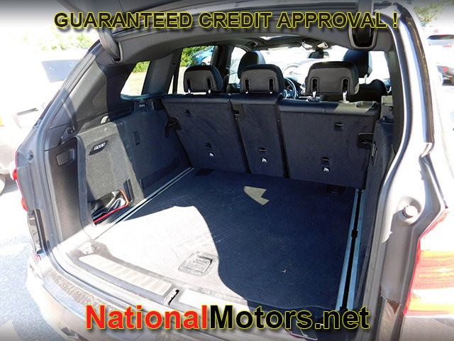 BMW X3 Vehicle Full-screen Gallery Image 09