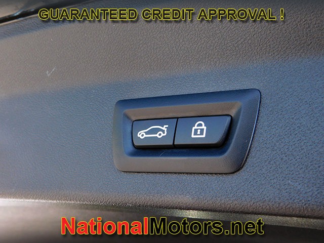 BMW X3 Vehicle Full-screen Gallery Image 10