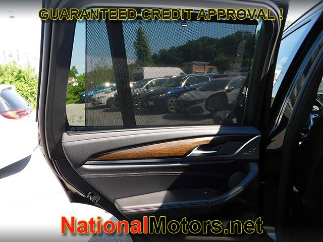 BMW X3 Vehicle Full-screen Gallery Image 12