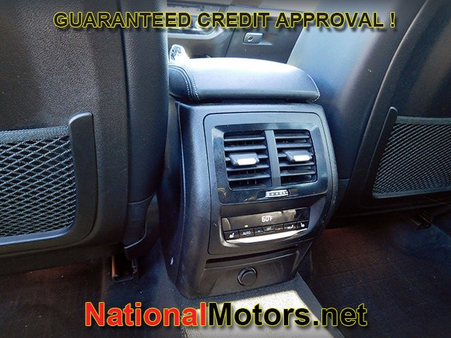 BMW X3 Vehicle Full-screen Gallery Image 14